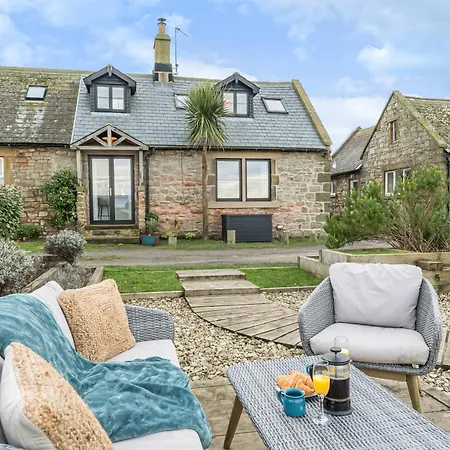 Luxurious & Modern On-The-Beach Family Retreat Boulmer Exterior photo