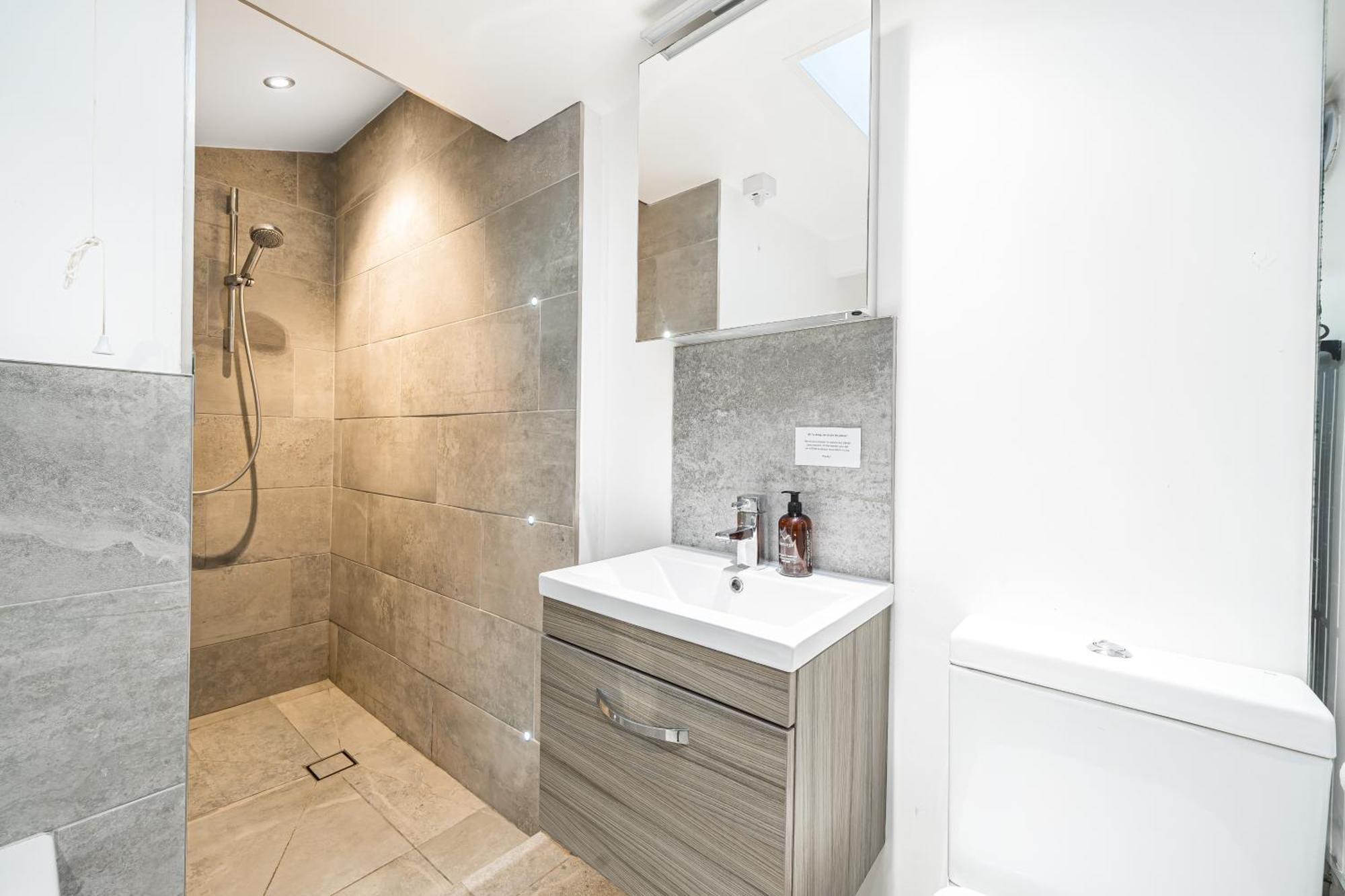 Luxurious & Modern On-the-beach Family Retreat * Boulmer